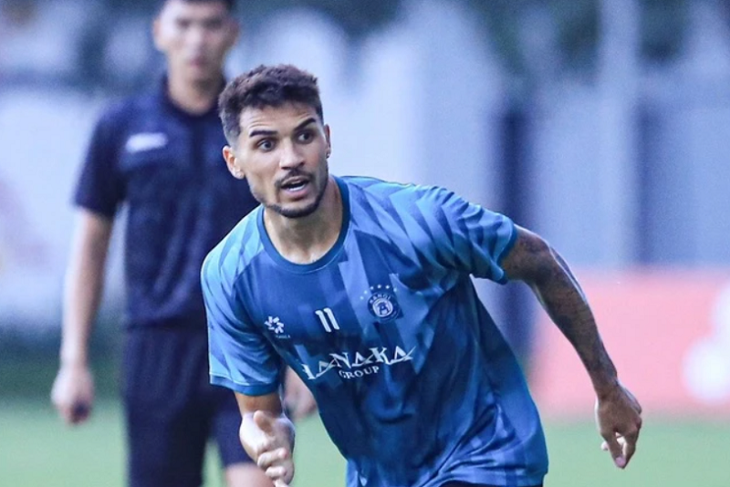 do-hoang-hen-toa-sang-trong-ngay-ra-mat-ha-noi-fc-gui-thong-diep-manh-me-toi-hlv-kim
