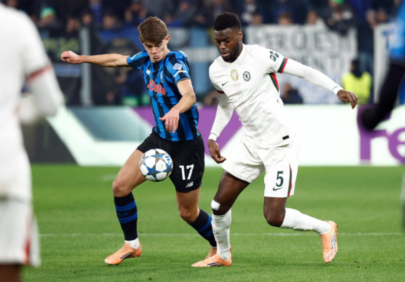 chelsea-guc-nga-truoc-atalanta-thua-nguoc-phut-83-noi-am-anh-san-khach-van-chua-dut