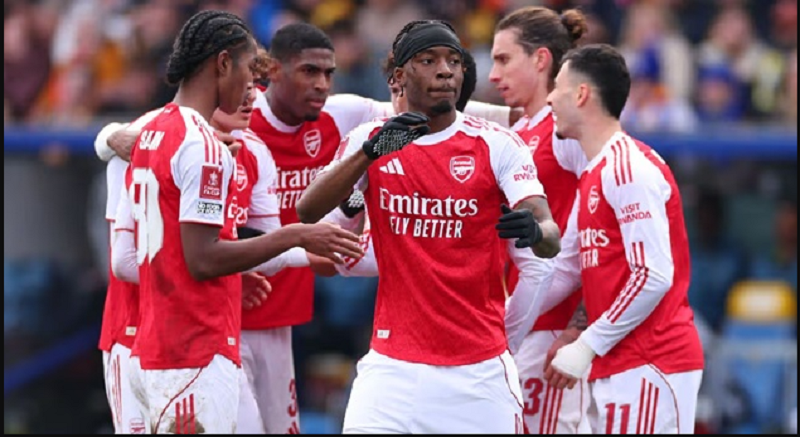 madueke-lap-cong-arsenal-cham-moc-100-ban-trong-mua-giai