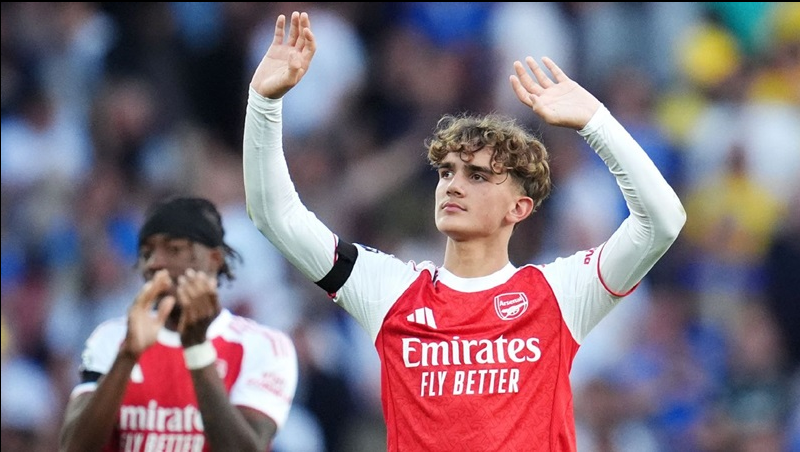 eberechi-eze-danh-loi-khen-dac-biet-cho-than-dong-max-dowman-cua-arsenal